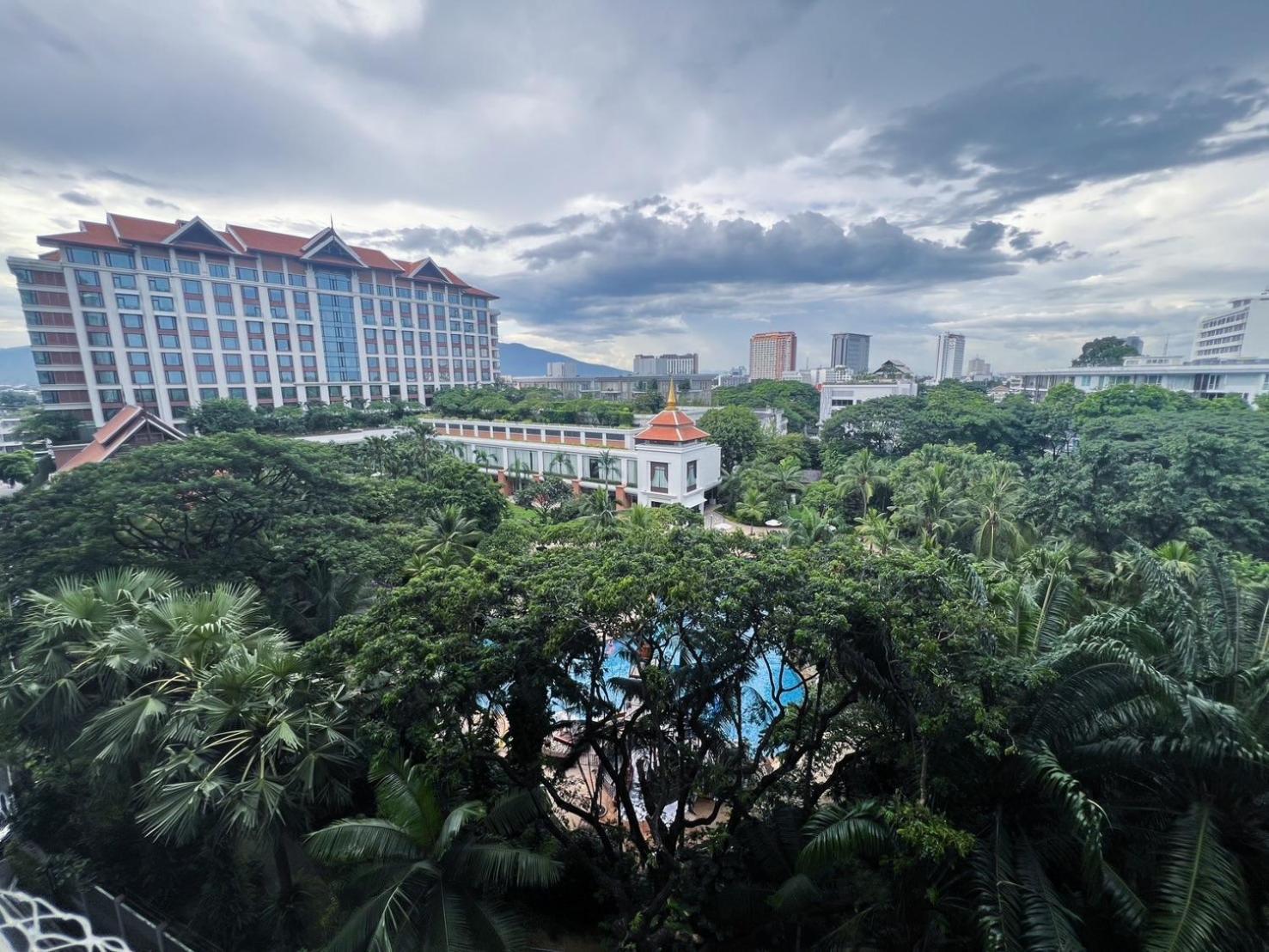 The Astra Luxury Condo In Town Chiang Mai Exterior photo