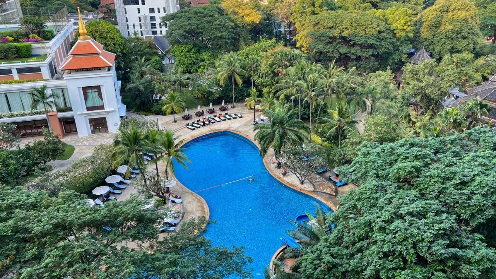 The Astra Luxury Condo In Town Chiang Mai Exterior photo